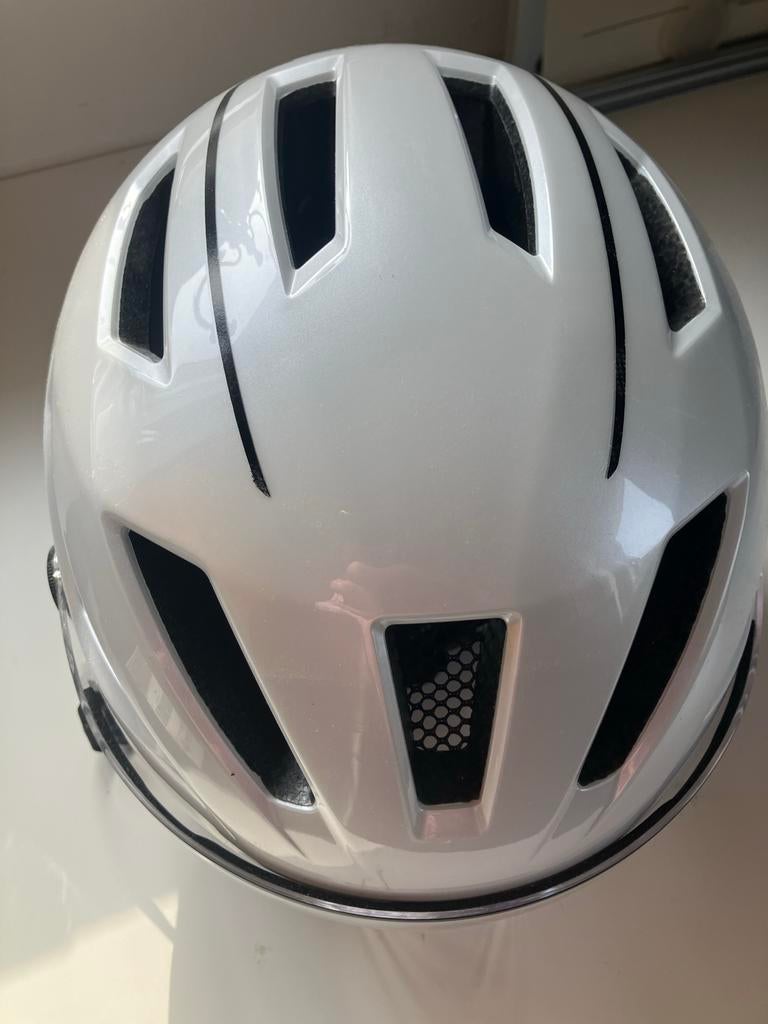 Nieuwe Abus Pedelec 2.0 ACE Fietshelm parelmoer-wit, Fietsen en Brommers, Fietsaccessoires | Fietshelmen, Ophalen of Verzenden