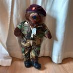 Militaire teddybeer met uniform en baret, Ophalen of Verzenden, Zo goed als nieuw, Beer