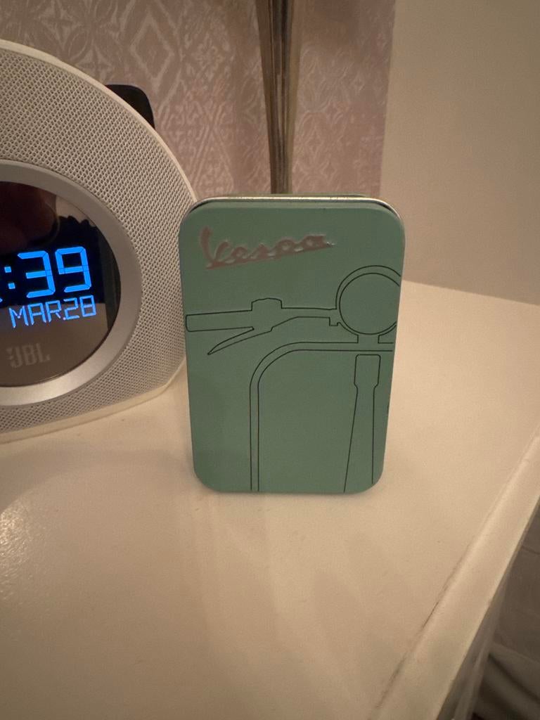 Vespa sleutelhanger in originele blik - Mintgroen, Verzamelen, Ophalen of Verzenden, Zo goed als nieuw, Gebruiksvoorwerp