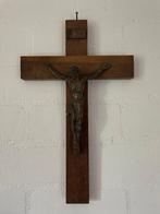 Antiek kruisbeeld met corpus en INRI bordje, Ophalen of Verzenden