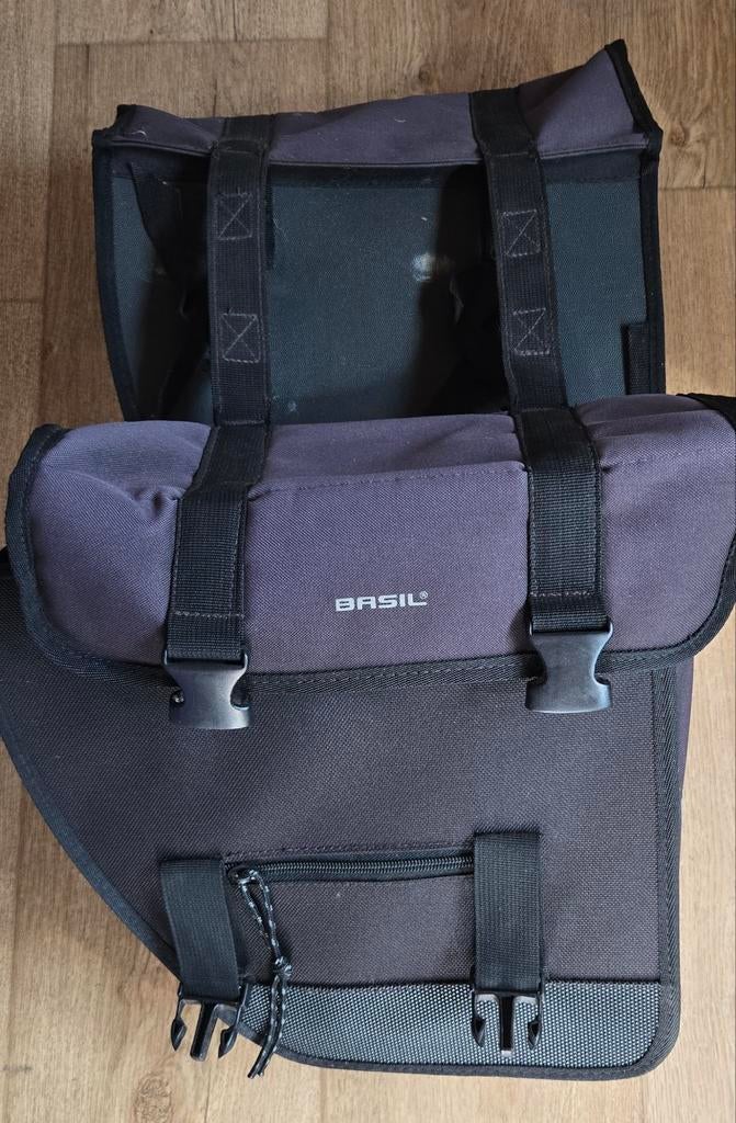 Basil dubbele fietstassen, Fietsen en Brommers, Fietsaccessoires | Fietstassen, Ophalen of Verzenden, Zo goed als nieuw, Basil