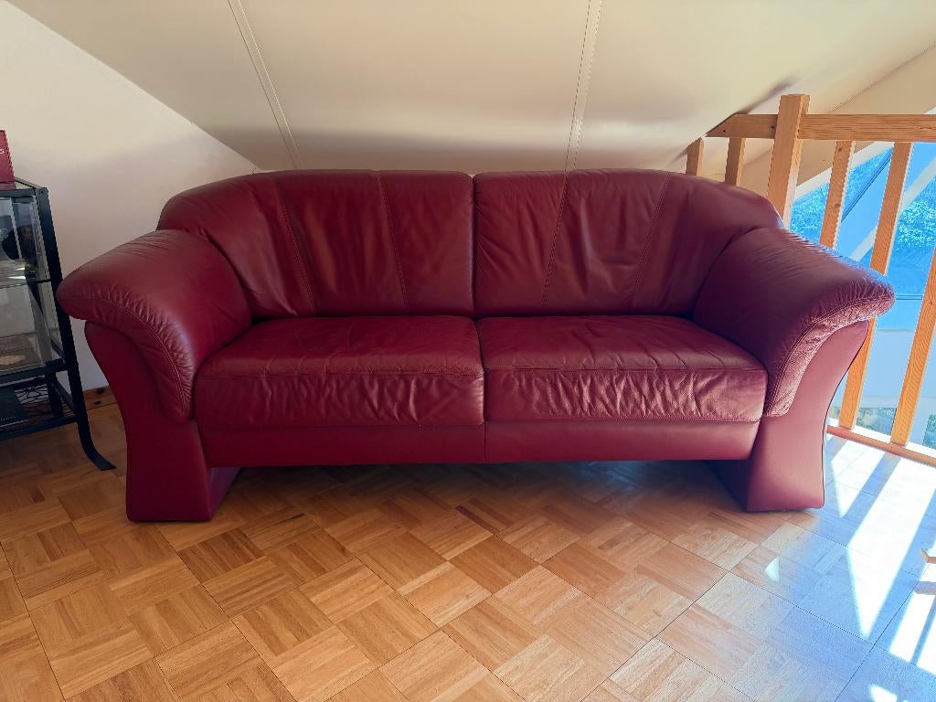 Mooie donkerrode lederen tweezitsbank, Ophalen, 150 tot 200 cm, Tweepersoons, Zo goed als nieuw