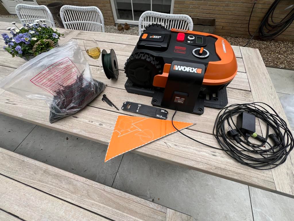 Worx Landroid M Plus robotmaaier, Tuin en Terras, Ophalen, Zo goed als nieuw, 20 tot 25 cm, Met regensensor