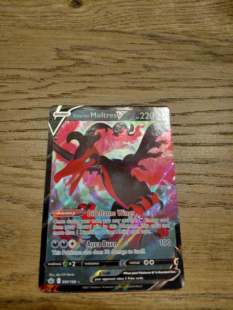 Galarian Moltres V - 097/198 2021 kaart, Ophalen of Verzenden, Zo goed als nieuw, Losse kaart, Foil