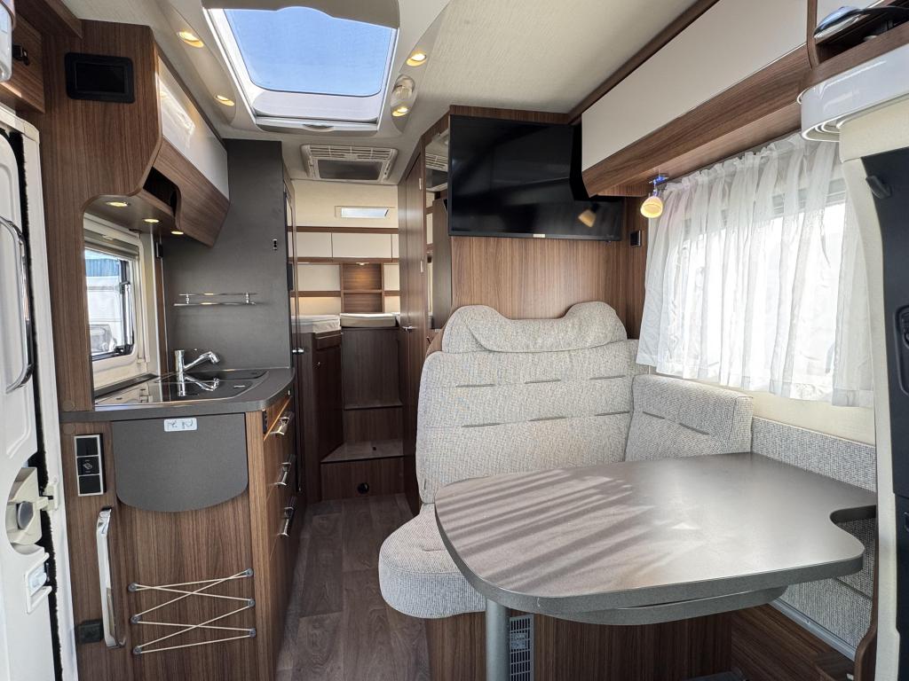 Hymer ML-T 580 - Hydraulische steunen -, Caravans en Kamperen, Campers, Automaat, Ringverwarming, Koelkast, Bedrijf
