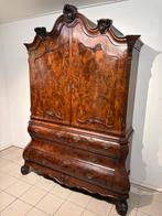 18e eeuws wortelnoten kabinet met bronsen beslag, Ophalen