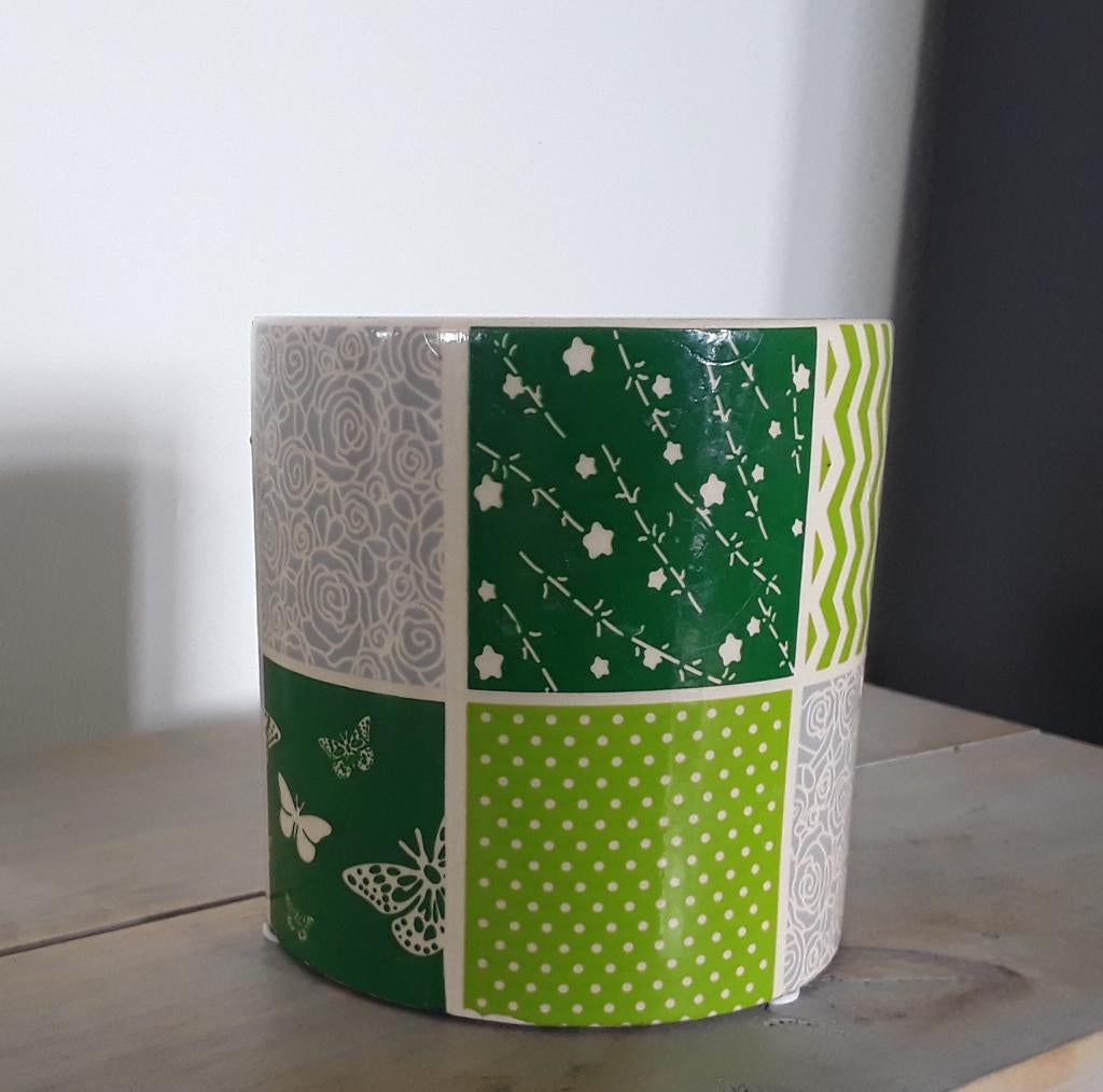 Vrolijke bloempot - wit groen grijs - vlinders- bloemen, Gebruikt, Rond, Binnen, Ophalen of Verzenden