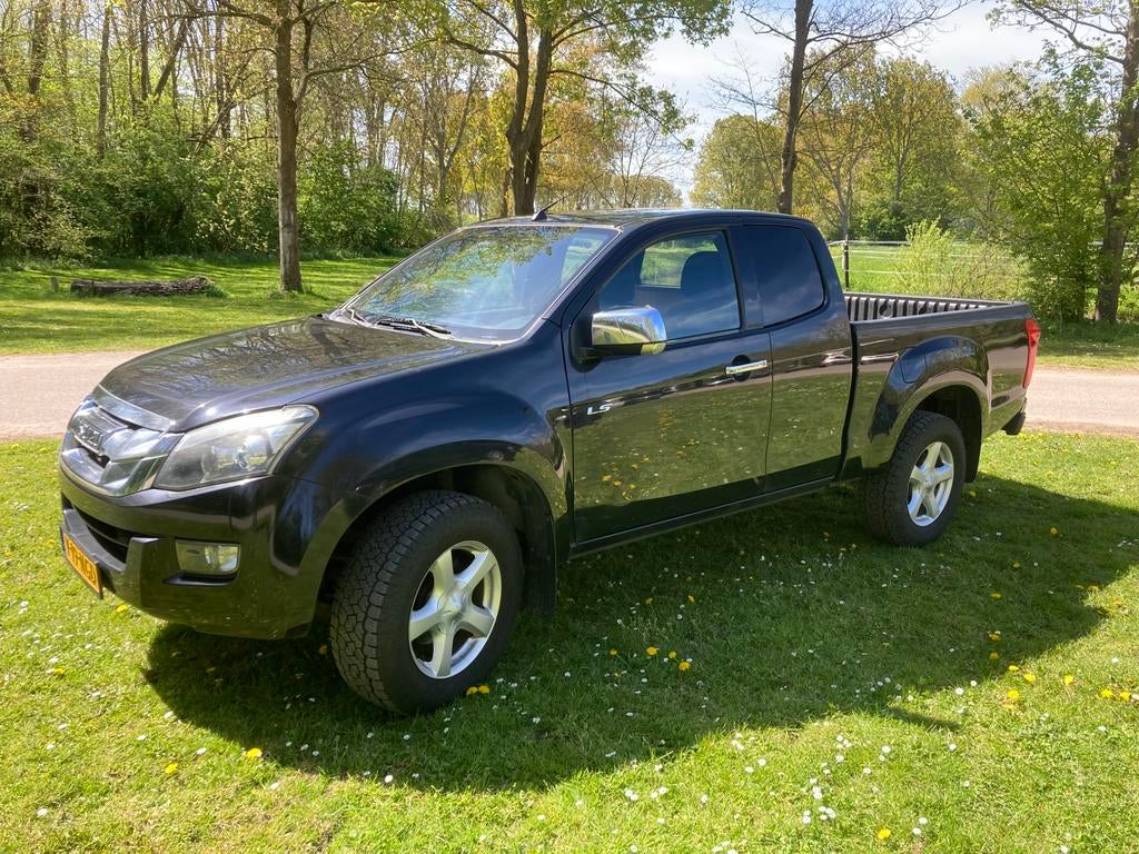 Isuzu D-max LS  bj 2015. 173000 km. Zwart, Auto's, Bestelauto's, Euro 5, Zwart, 4 cilinders, Alcantara