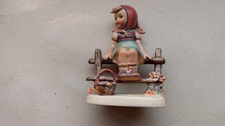 Hummel Nr 112 /1 (42) Mutters Liebste / Just Resting, Verzamelen, Beelden en Beeldjes, Gebruikt, Hummel, Verzenden