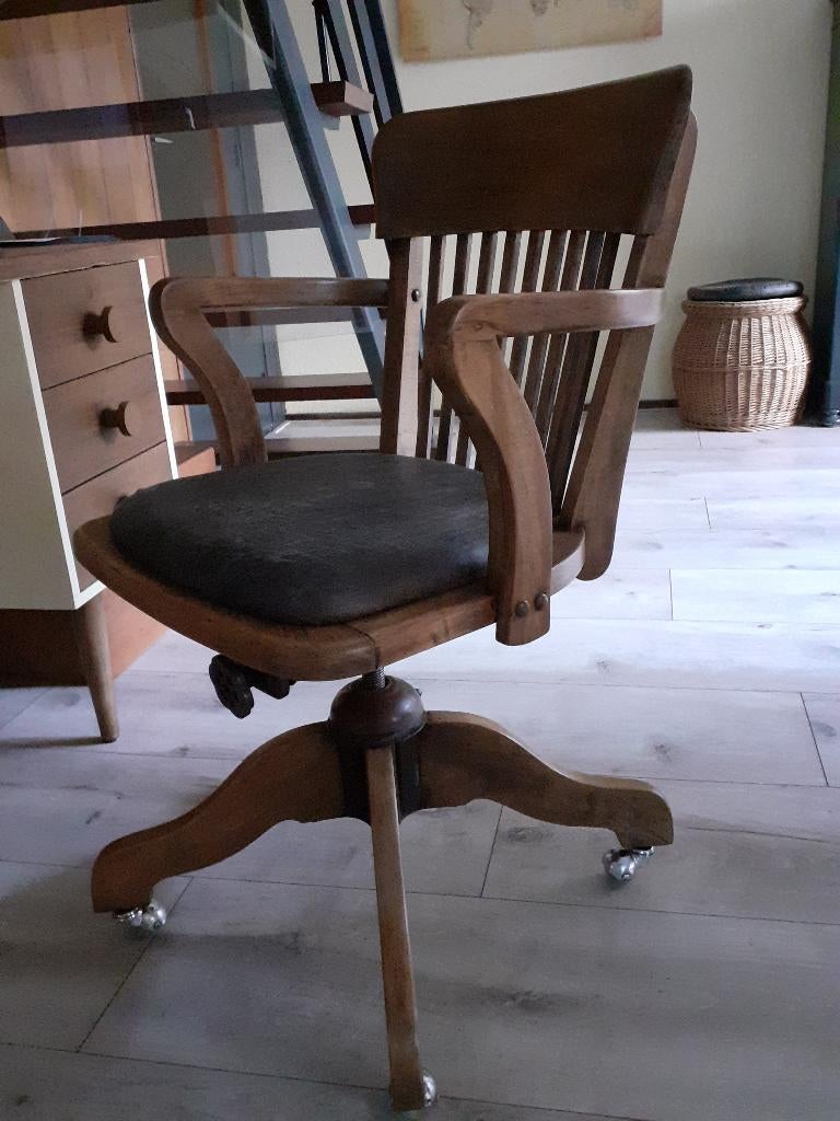 Hillcrest captain chair, Ophalen