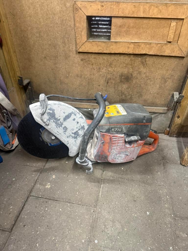 Husqvarna K770 bandenzaag ( moet na gekeken worden ), Tuin en Terras, Hand-tuingereedschap, Ophalen, Gebruikt