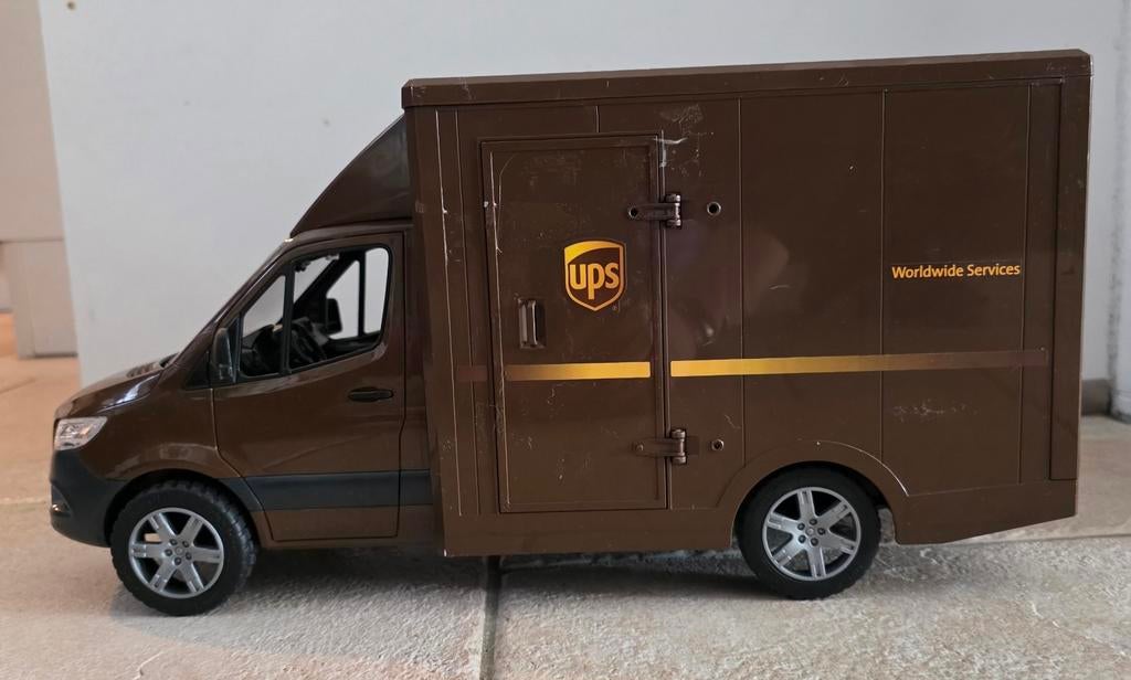 Bruder UPS vrachtwagen met heftruck - Goede staat, Ophalen of Verzenden, Gebruikt