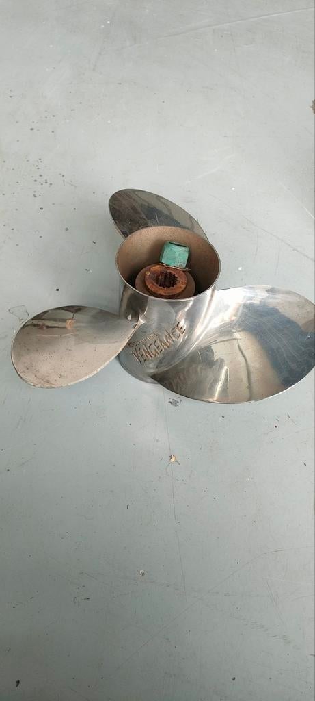 Rvs schroef Vengeance mercury 50 pk, Watersport en Boten, Bootonderdelen, Ophalen, Motor en Techniek, Motorboot