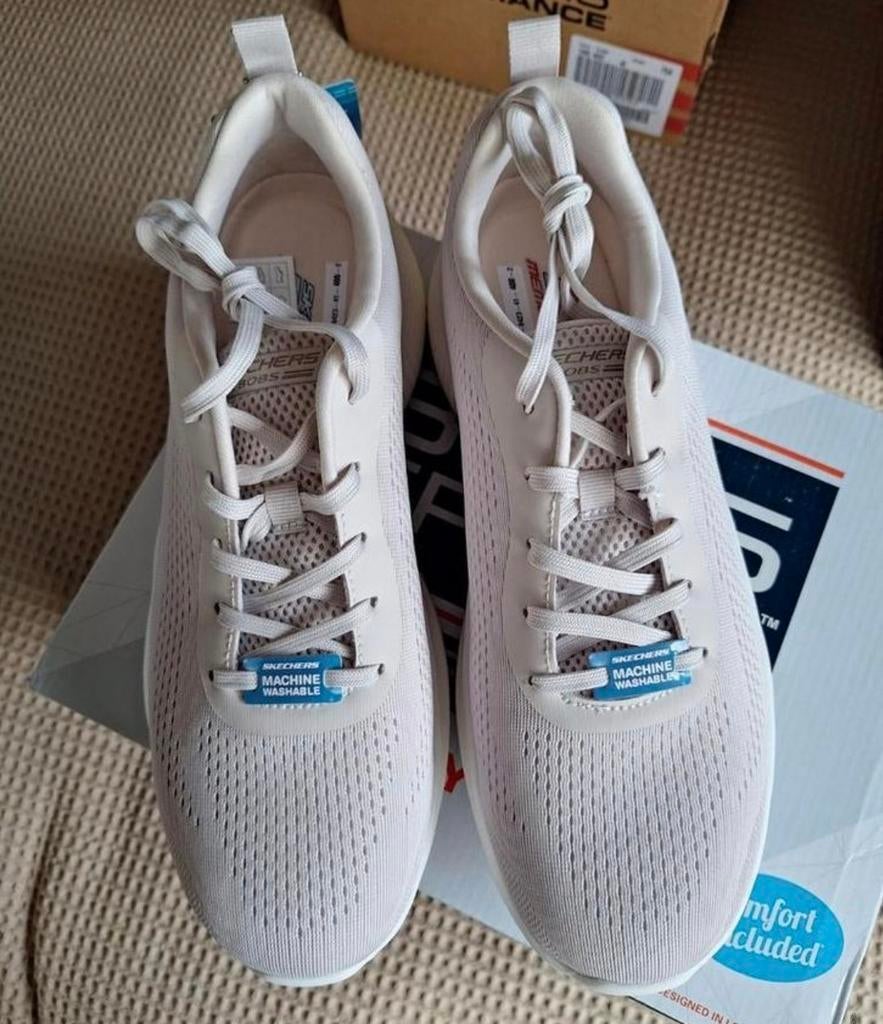 Skechers sneakers maat 40 - Nieuw in doos, Kleding | Dames, Schoenen, Skechers, Beige, Nieuw, Ophalen of Verzenden