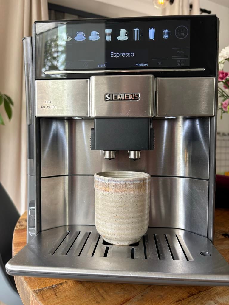 Siemens EQ6 serie 700 defect, Witgoed en Apparatuur, Ophalen, Afneembaar waterreservoir, Koffiemachine, Koffiebonen
