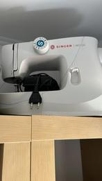Singer M2105 Naaimachine - Zo goed als nieuw, Hobby en Vrije tijd, Naaimachines en Toebehoren, Ophalen, Zo goed als nieuw, Naaimachine