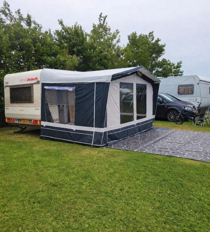 Dethleffs caravan., Caravans en Kamperen, Caravans, Particulier, tot en met 4, 750 - 1000 kg, Treinzit, Dethleffs, 2 aparte bedden