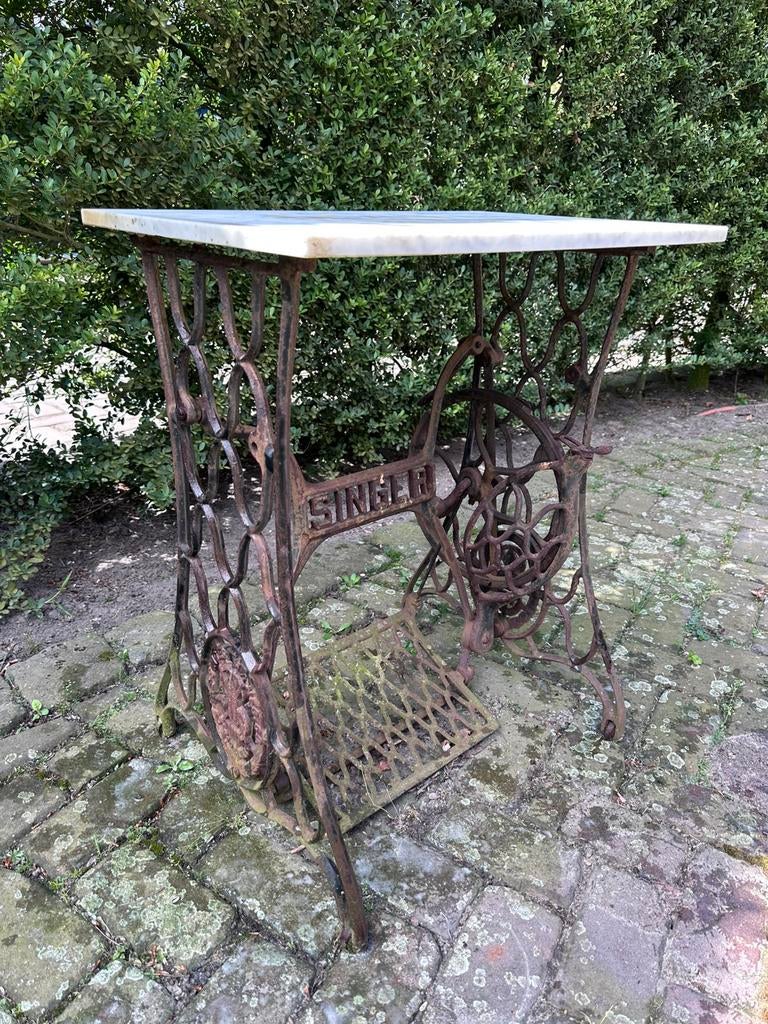 Oud onderstel Sinner naaimachine inclusieg blad, Ophalen