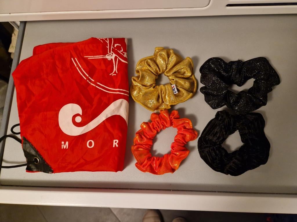 4 scrunchies/wokkels o.a. Moreau, Materiaal, Zwart, Nieuw, Ophalen of Verzenden