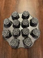 Nordic Ware Rose Bundt Bakvorm - 12 Mini Rozen, Ophalen of Verzenden, Zo goed als nieuw