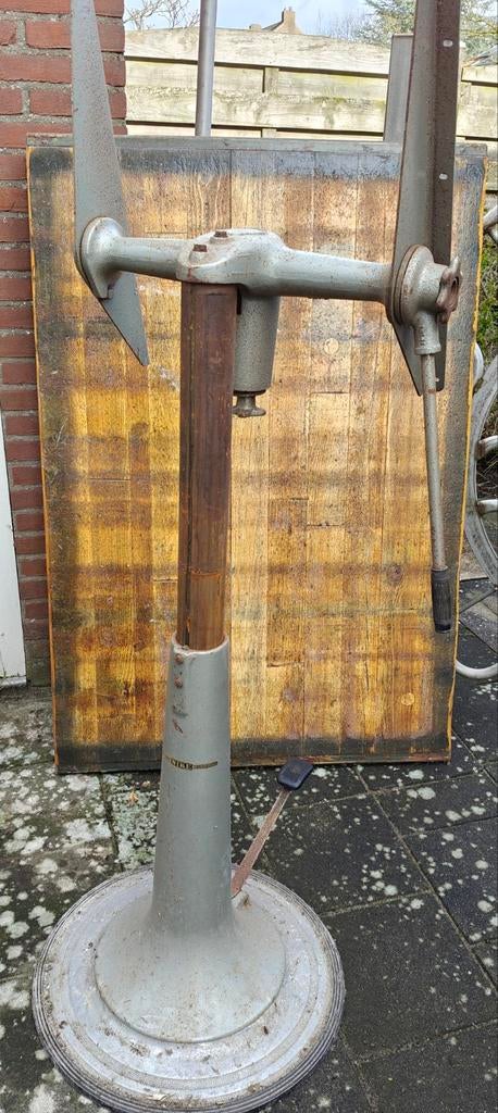 Vintage Nike Eskilstuna tekentafel lage model jaren 50, Doe-het-zelf en Verbouw, Tekentafels, Ophalen of Verzenden, Gebruikt, Minder dan 130 cm