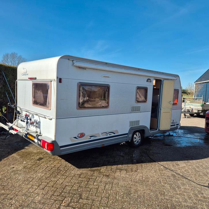 Caravan met stapelbed, Caravans en Kamperen, Caravans, Particulier, tot en met 5, 1000 - 1250 kg, Treinzit, Dethleffs, Omvormbare zithoek