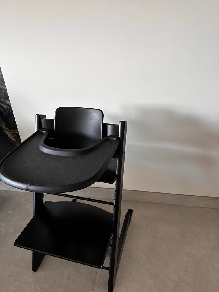 Stokke Tripp Trapp kinderstoel met baby set en eetblad, Kinderen en Baby's, Kinderstoelen, Gebruikt, Meegroeistoel, Afneembaar eetblad