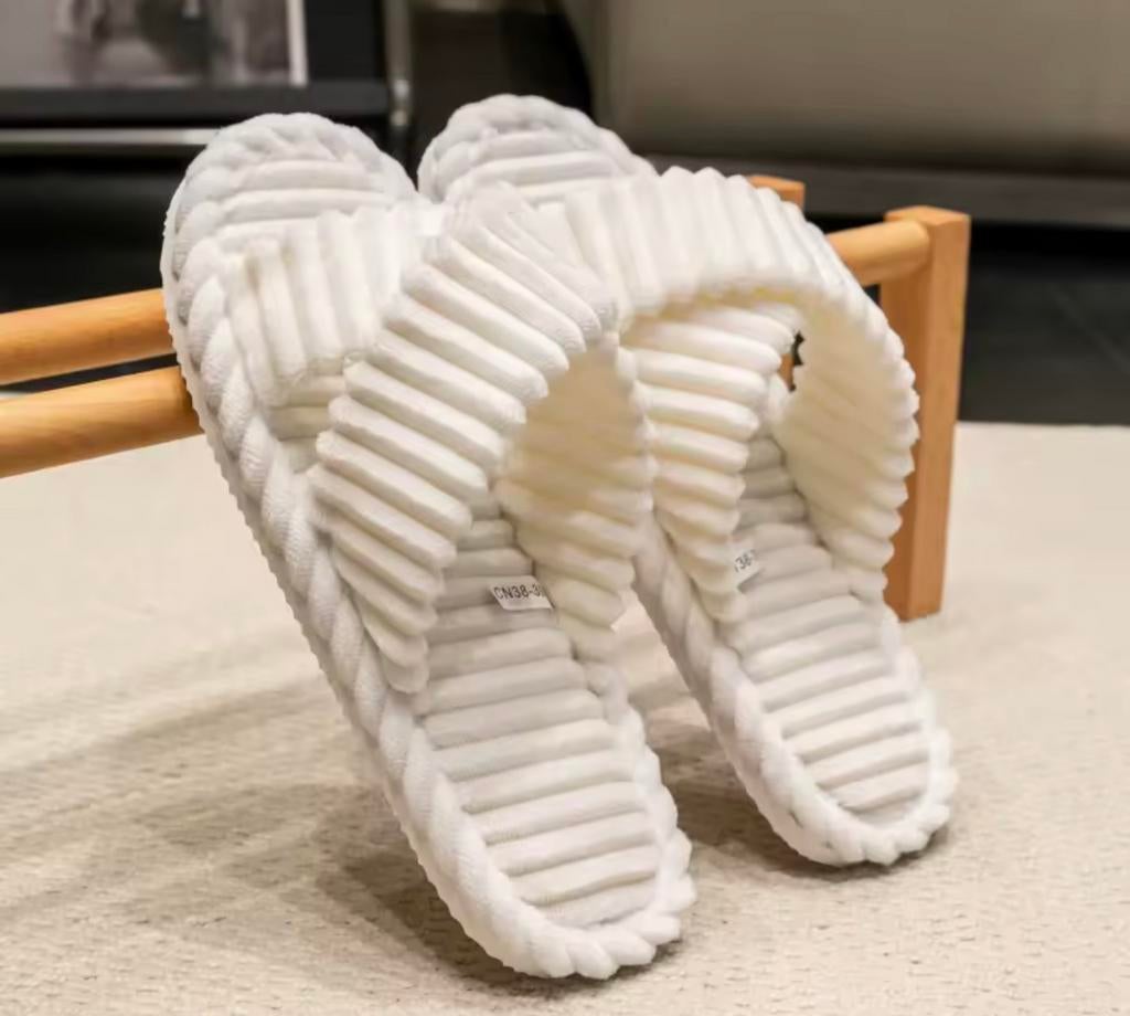 Witte ribstof pantoffels maat 42, Ophalen of Verzenden, Nieuw, Wit, Pantoffels of Sloffen