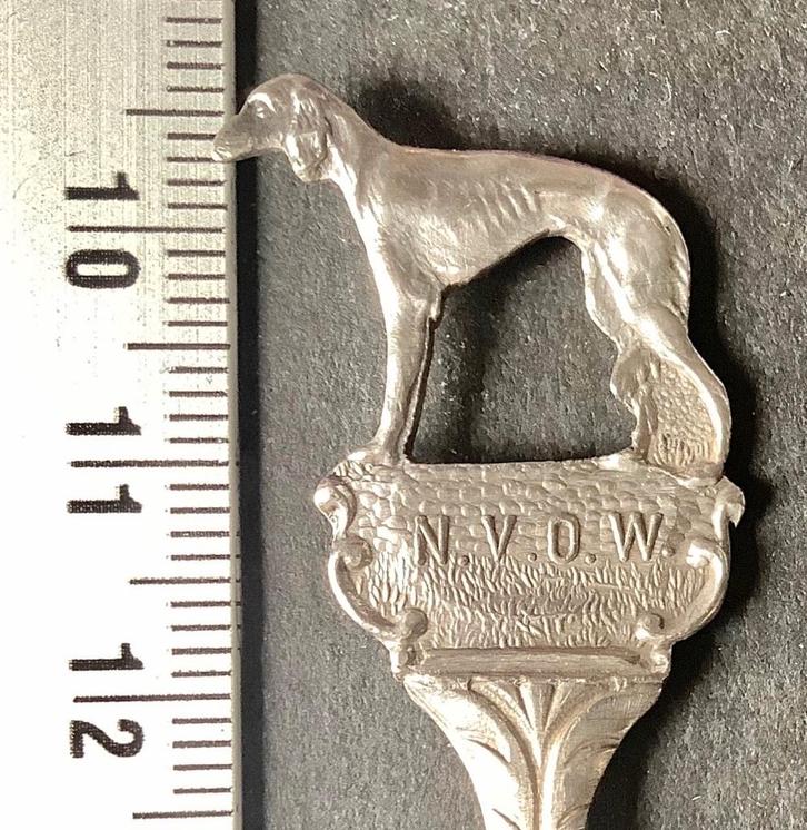 lepel, N.V.O.W. Saluki windhond, type 2 (L2, Verzamelen, Overige Verzamelen, Gebruikt, Ophalen of Verzenden