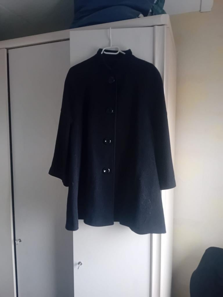 Zwarte cape jas met knopen maat 42 merk mexx, Kleding | Dames, Jassen | Winter, Mexx, Zwart, Maat 42/44 (L), Nieuw