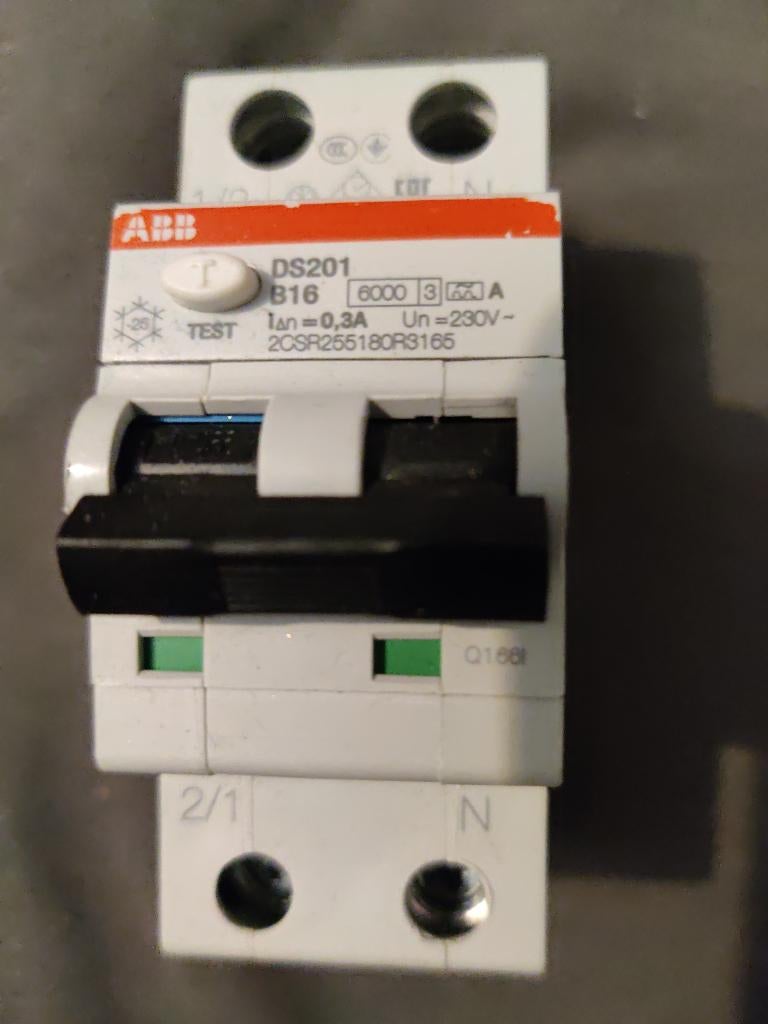 ABB Aardlekautomaat DS201 B16 300mA 2CSR255180R3165, Hobby en Vrije tijd, Elektronica-componenten, Ophalen of Verzenden, Nieuw