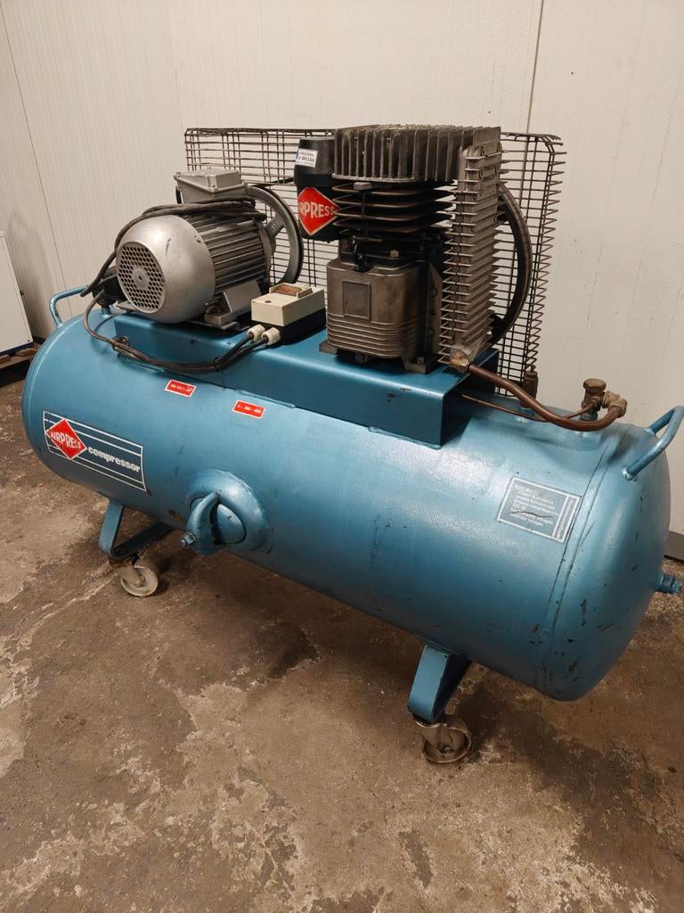 Airpress K300 - 600 zuigercompressor op tank, Gebruikt, 100 liter of meer, Mobiel, 400 tot 800 liter/min