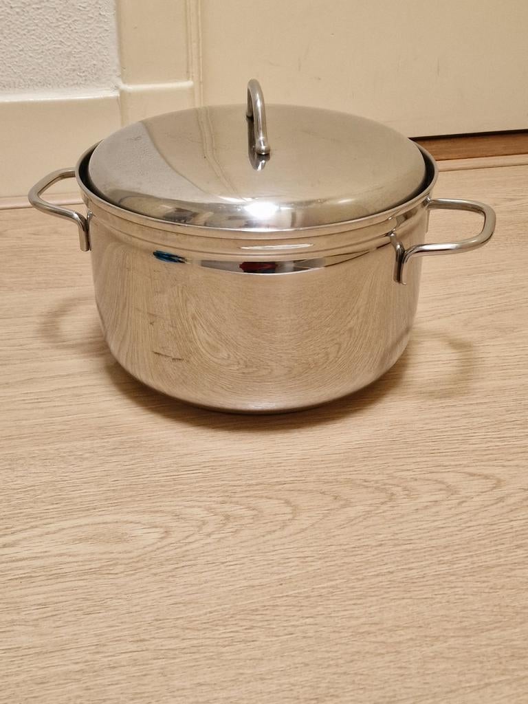 Hele grote pan - inhoud 5 ltr - in prima staat, Huis en Inrichting, Keuken | Potten en Pannen, Ophalen of Verzenden, Zo goed als nieuw