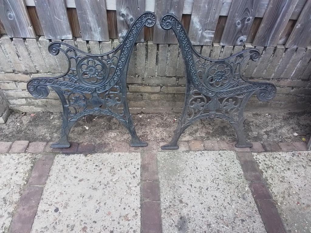 Bank leuningen tuintafel antiek, Ophalen, Gebruikt