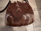 Vintage schoudertas van echt leer en voorkant vacht, Sieraden, Tassen en Uiterlijk, Tassen | Damestassen, Ophalen of Verzenden