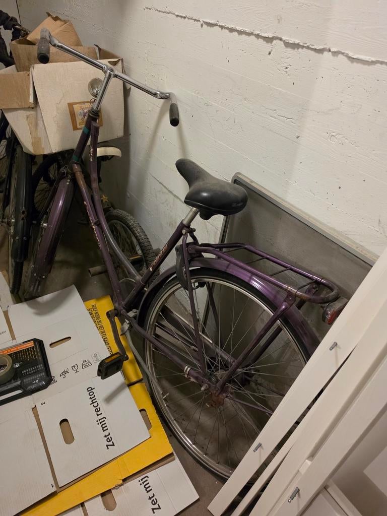 Paarse damesfiets, gebruikt, Fietsen en Brommers, Fietsen | Dames | Damesfietsen, Overige merken, Velgrem, Versnellingen, Ophalen of Verzenden