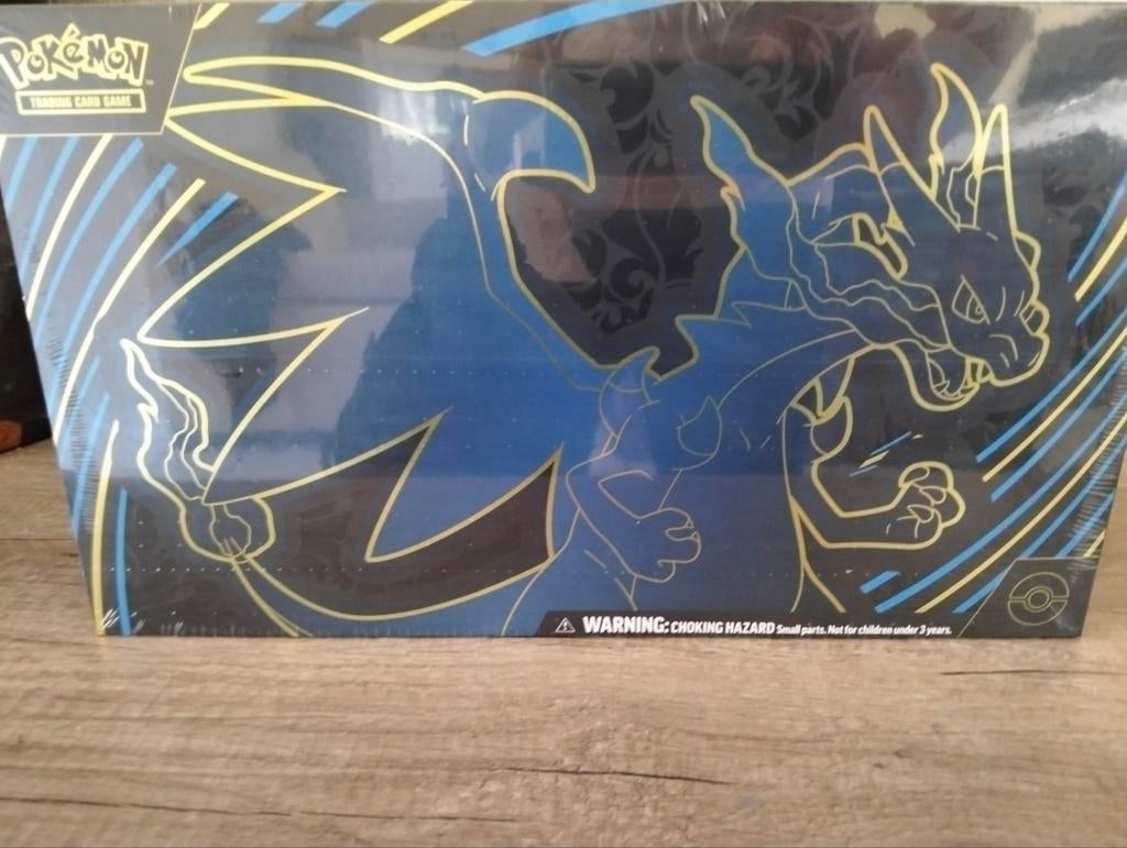 Pokémon Mega Charizard X EX Ultra-Premium Collection, Ophalen of Verzenden, Nieuw, Overige typen