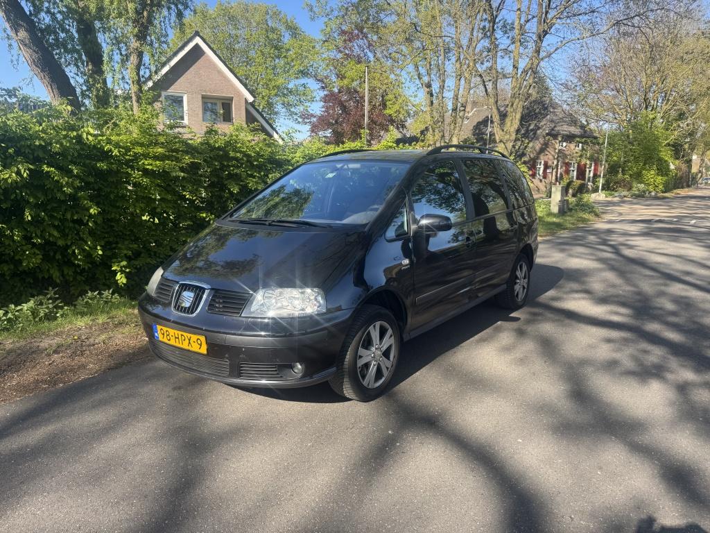 SEAT Alhambra 1.8-20VT Dynamic St. (bj 2009), Auto's, Seat, Stof, Gebruikt, Zwart, 7 stoelen