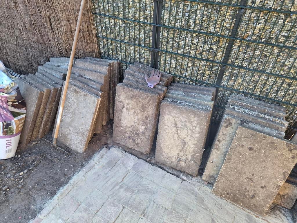 Gratis betontegels 40x60x5cm - kiezel en vlak, Ophalen, Gebruikt, 5 tot 10 m², Beton