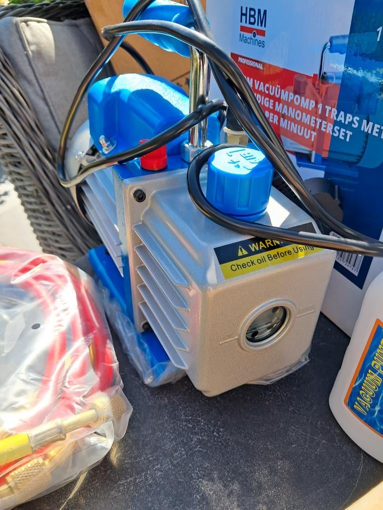 HBM Vacuümpomp 1 Traps met Manometerset, Ophalen of Verzenden