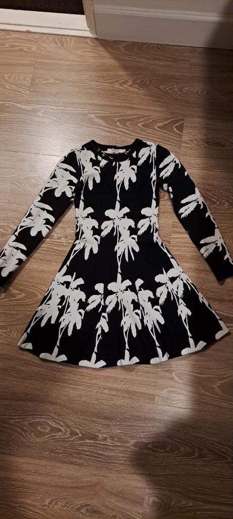 Nikkie jurk met palmboomprint - Maat 34, Zwart, Ophalen of Verzenden, Zo goed als nieuw, Nikkie
