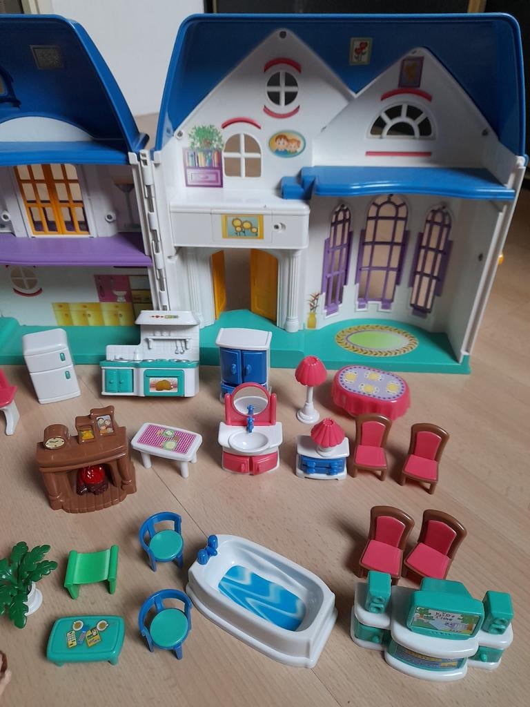 Poppenhuis Complete Set Met Deurbel., Ophalen, Zo goed als nieuw, Poppenhuis