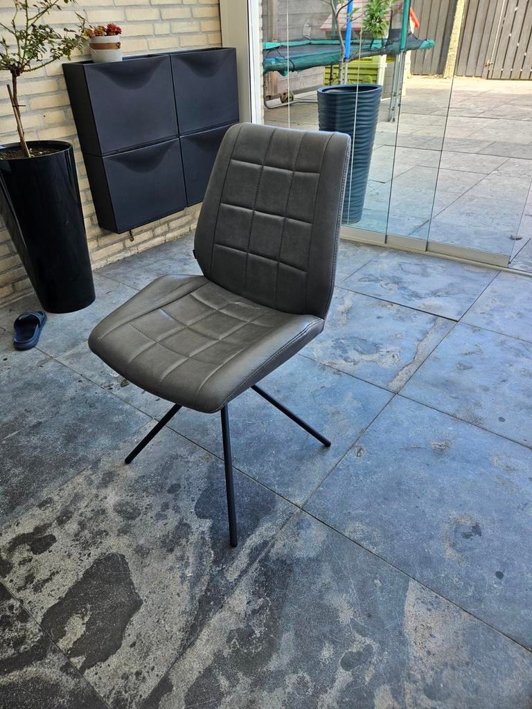 Goossens eetkamerstoel - Modern en comfortabel, Huis en Inrichting, Stoelen, Gebruikt, Vijf, Zes of meer stoelen, Metaal, Stof