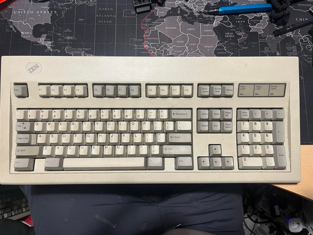 IBM toetsenbord, Ophalen of Verzenden, Qwerty, Gebruikt, Bedraad