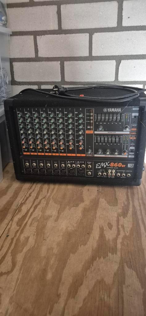 Yamaha EMX860ST Powered Mixer - 8 kanalen, Muziek en Instrumenten, Mengpanelen, Gebruikt, 5 tot 10 kanalen, Microfooningang, Ophalen of Verzenden
