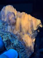 FLUORESCEREND SATIJNSPAAT, SPANJE (=UV), Ophalen of Verzenden, Mineraal