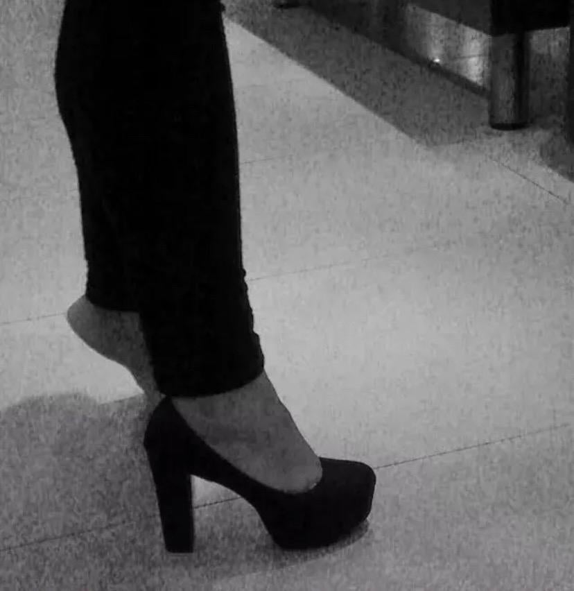 Dune - Zwarte suède pumps met plateau, Kleding | Dames, Pumps, Zwart, Ophalen of Verzenden, Gedragen