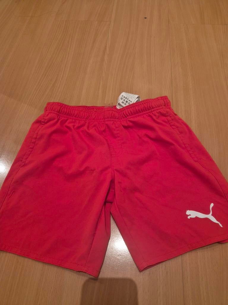 Puma sportbroekje rood maat 152, Kinderen en Baby's, Kinderkleding | Maat 152, Ophalen of Verzenden