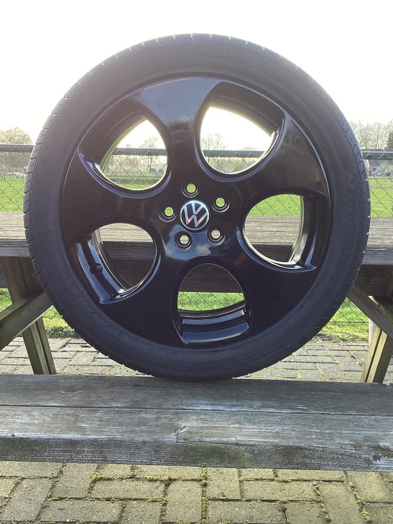 17” Polo 6R originele Gti(Detroit)Nexen banden 215-45-17, 215 mm, Banden en Velgen, 17 inch, Ophalen of Verzenden