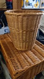 Rieten prullebak, Ophalen, Zo goed als nieuw, Minder dan 10 liter, Riet